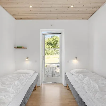 Дом отдыха Awesome Home In Rudkobing With Sauna