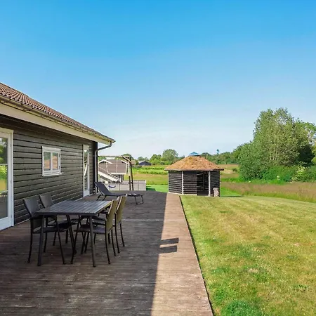 Awesome In Rudkobing With Sauna Semesterbostad Spodsbjerg