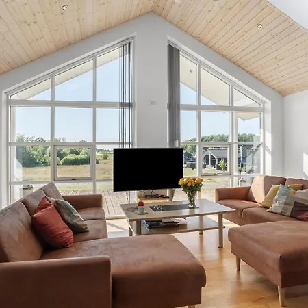 Дом отдыха Awesome Home In Rudkobing With Sauna Spodsbjerg