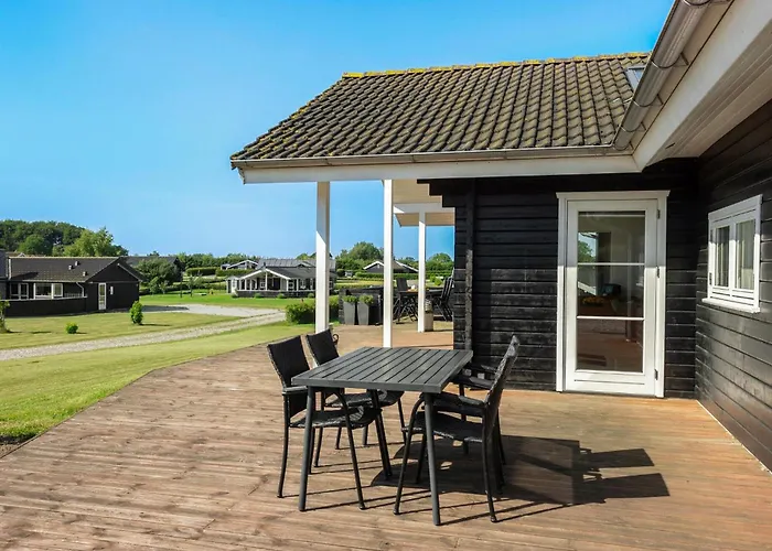 Сasa de vacaciones Four-bedroom In Rudkobing Spodsbjerg